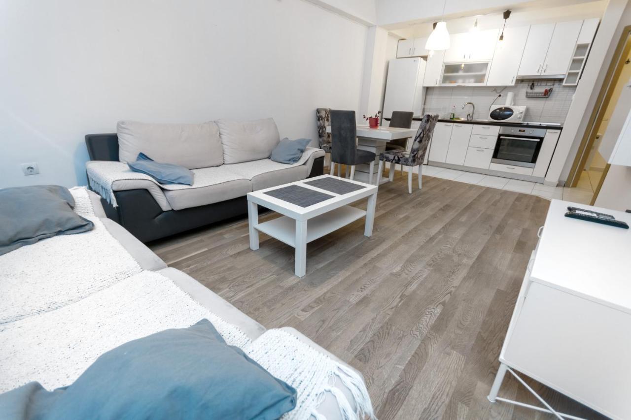 One Bedroom Apartment With Private Parking Szkopje Kültér fotó